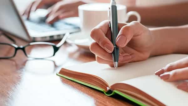Exams Tips: ఎగ్జామ్స్ ముంచుకొస్తున్నాయని రాత్రీ పగలు చదివేస్తున్నారా.. ఆగండాగండి.. ఒకసారి ఈ టిప్స్ ఫాల్ అవ్వండి..