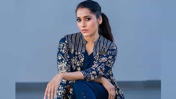 Anchor Rashmi: నీ ఇంటి అడ్రస్ చెప్పు నేనే వస్తా.. ట్రోలర్కు దిమ్మ తిరిగే కౌంటర్ ఇచ్చిన రష్మి..