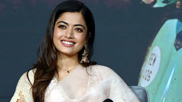 Rashmika Mandanna: బ్లాక్ డ్రెస్లో మరింత అందంగా మెరిసిన రష్మిక.. దారుణంగా ట్రోల్ చేస్తోన్న నెటిజన్స్.. ఎందుకంటే..