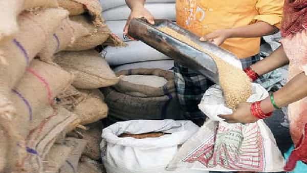 Ration Card: రేషన్ కార్డ్ లేకున్నా ఉచిత రేషన్ తీసుకోవచ్చు.. రాష్ట్ర ప్రభుత్వ సరికొత్త పథకం..