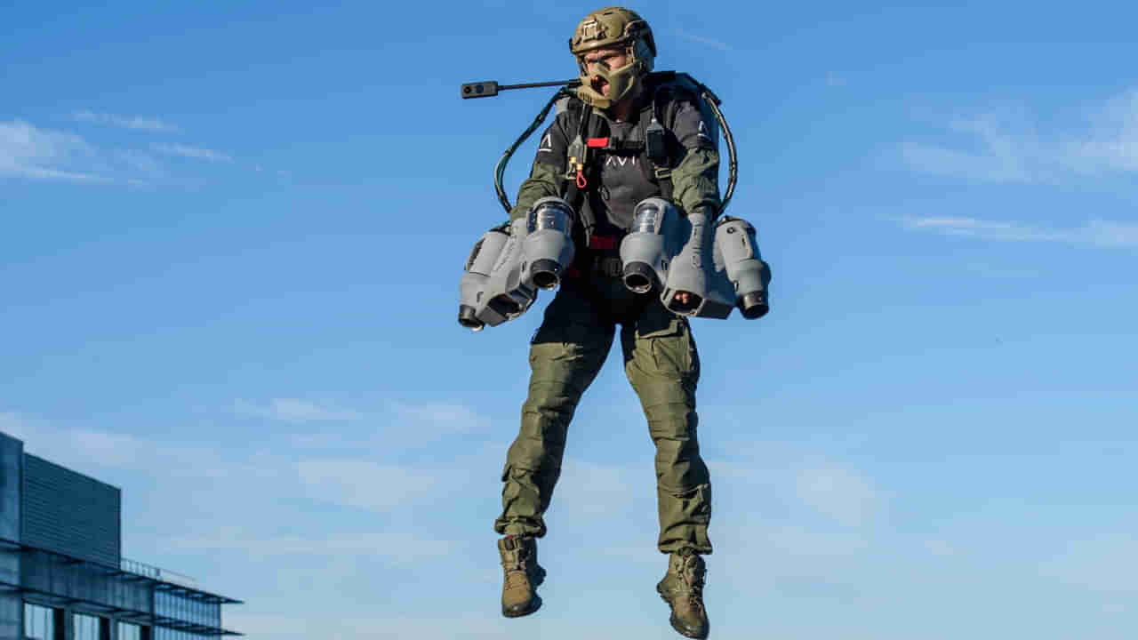 Aero India 2023: ఇండియన్‌ ఆర్మీలోకి ఎగిరే సైనికులు వచ్చేస్తున్నారు.. అబ్బురపరుస్తోన్న జెట్‌ప్యాక్‌ సూట్స్‌.