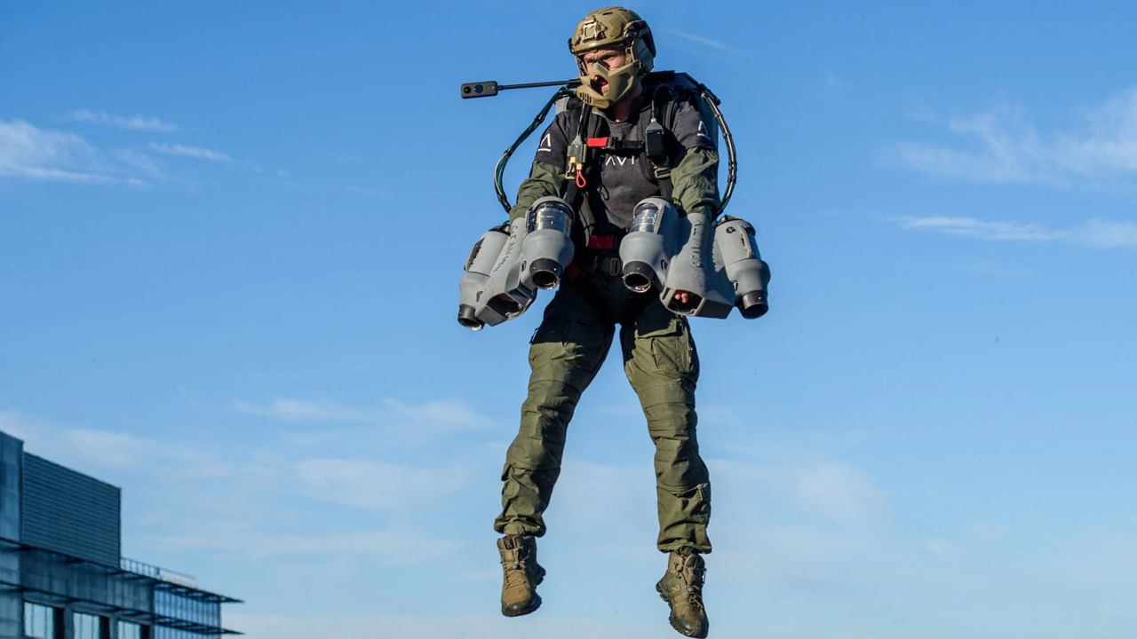 Aero India 2023: ఇండియన్‌ ఆర్మీలోకి ఎగిరే సైనికులు వచ్చేస్తున్నారు.. అబ్బురపరుస్తోన్న జెట్‌ప్యాక్‌ సూట్స్‌.