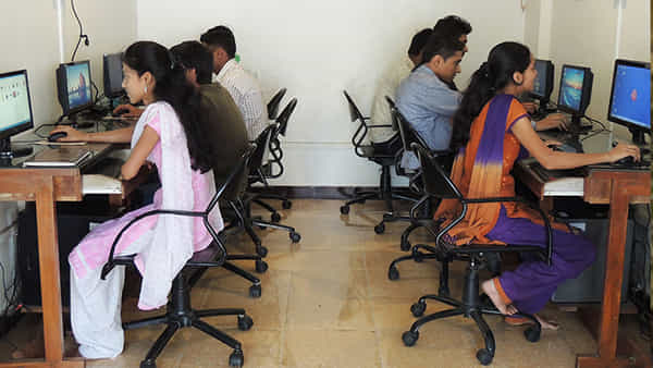 Jobs: నిరుద్యోగులకు బంపరాఫర్.. ఉచితంగా శిక్షణ ఆపై ఉద్యోగం. ఎలా అప్లై చేసుకోవాలంటే..