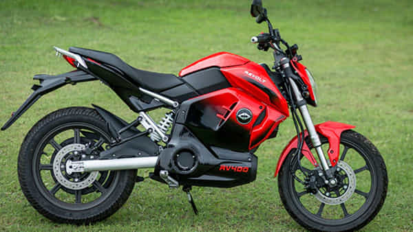 Revolt RV 400: ఒక్కసారి ఛార్జ్తో 150 కి.మీ నాన్స్టాప్.. స్టైలిష్ స్పోర్ట్స్ బైక్ వచ్చేసింది.. ధర ఎంతంటే!