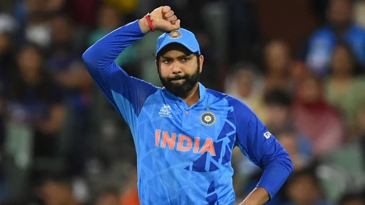 తాజాగా రోహిత్ శర్మ సారథ్యంలో ఆస్ట్రేలియాపై టీమిండియా ఇన్నింగ్స్ 132 పరుగుల తేడాతో ఘన విజయం సాధించింది. దీంతో ఇప్పటివరకు టెస్టు కెప్టెన్‌గా రోహిత్ శర్మ విజయాల శాతం 100 శాతానికి చేరింది. ఆడిన మూడు టెస్టుల్లోనూ విజయాలు సాధించాడు.