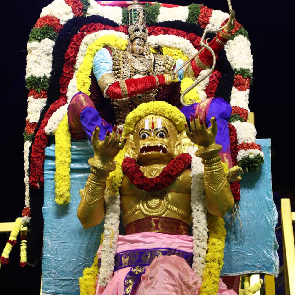 సమతా కుంభ్ 2023 బ్రహ్మోత్సవాలు అంగరంగ వైభవంగా జరుగుతున్నాయి. సమతా క్షేత్రం.. జై శ్రీమన్నారాయణ మంత్రోచ్ఛరణతో మార్మోగుతోంది. రోజుకో విశేష మహోత్సవం.. విశేష పూజలు.. గరుడ సేవలు చూసి తరిస్తున్నారు భక్తులు.