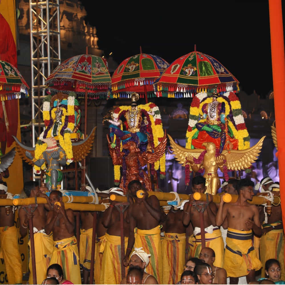 హైదరాబాద్ ముచ్చింతల్లోని సమతా స్ఫూర్తి ప్రాంగణంలో శ్రీ రామానుజాచార్య 108 దివ్య దేశాల బ్రహ్మోత్సవాలు అత్యంత వైభవంగా జరుగుతున్నాయి. ప్రముఖ ఆధ్యాత్మిక గురువు త్రిదండి చినజీయర్ స్వామి సారథ్యంలో నిత్య కైంకర్యాలు, విశిష్ట వాహన సేవలు ఘనంగా నిర్వహిస్తున్నారు.