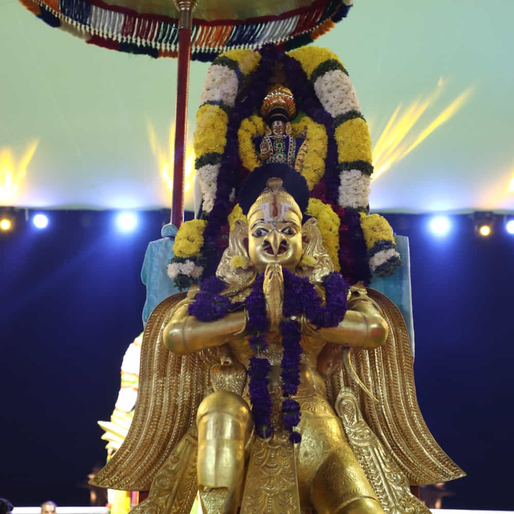 హైదరాబాద్ ముచ్చింతల్లోని సమతా స్ఫూర్తి ప్రాంగణంలో శ్రీ రామానుజాచార్య 108 దివ్య దేశాల బ్రహ్మోత్సవాలు అత్యంత వైభవంగా జరుగుతున్నాయి. ప్రముఖ ఆధ్యాత్మిక గురువు త్రిదండి చినజీయర్ స్వామి సారథ్యంలో నిత్య కైంకర్యాలు, విశిష్ట వాహన సేవలు ఘనంగా నిర్వహిస్తున్నారు.