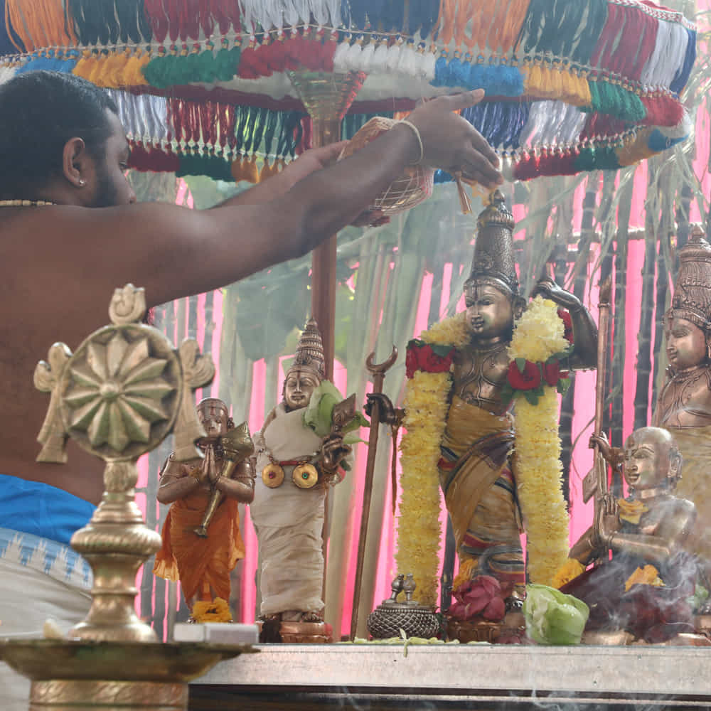 సమతా కుంభ్ 2023 బ్రహ్మోత్సవాల్లో భాగంగా తెప్పోత్సవం ఘనంగా నిర్వహించారు. శ్రీ త్రిడండి చినజీయర్ స్వామి పర్యవేక్షణలో తెప్పోత్సవం కనుల పండుగగా సాగింది. శ్రీ భగవత్ రామానుజ, పరమహంస స్వరూపుల ఒడిలో సాకేత రామచంద్రప్రభువుతో పాటు 18 దివ్యదేశాల మూర్తులను వేంచేయింపజేసి ఉత్సవం జరిపించారు.