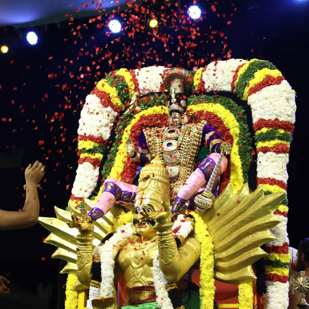 హైదరాబాద్ ముచ్చింతల్లోని సమతా స్ఫూర్తి ప్రాంగణంలో శ్రీ రామానుజాచార్య 108 దివ్య దేశాల బ్రహ్మోత్సవాలు అత్యంత వైభవంగా జరుగుతున్నాయి. ప్రముఖ ఆధ్యాత్మిక గురువు త్రిదండి చినజీయర్ స్వామి సారథ్యంలో నిత్య కైంకర్యాలు, విశిష్ట వాహన సేవలు ఘనంగా నిర్వహిస్తున్నారు.
