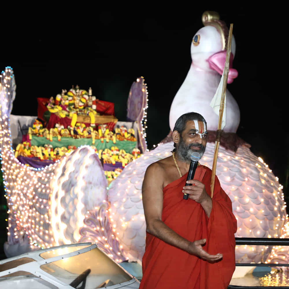సమతా కుంభ్ 2023 బ్రహ్మోత్సవాల్లో భాగంగా తెప్పోత్సవం ఘనంగా నిర్వహించారు. శ్రీ త్రిడండి చినజీయర్ స్వామి పర్యవేక్షణలో తెప్పోత్సవం కనుల పండుగగా సాగింది. శ్రీ భగవత్ రామానుజ, పరమహంస స్వరూపుల ఒడిలో సాకేత రామచంద్రప్రభువుతో పాటు 18 దివ్యదేశాల మూర్తులను వేంచేయింపజేసి ఉత్సవం జరిపించారు.