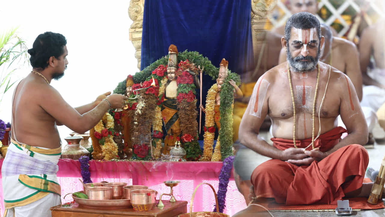 ఓ పత్రమో.. పుష్పమో .. ఓ ఫలమో.. కాసిన్ని నీళ్లో... భక్తితో సమర్పిస్తే చాలు.. సంతోషంగా స్వీకరించే కారుణ్య మూర్తి ఆ విభువు. అలాంటిది మనసును పువ్వులుగా సమర్పిస్తే.! భక్తుల కోసం ఆ భగవంతుడు దివి నుంచి భువికి రాకుండా వుంటాడా! ముక్కోటి దేవతలు ఒక్కటై వచ్చారు.