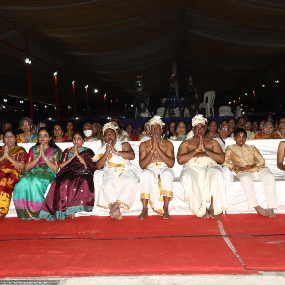 హైదరాబాద్ ముచ్చింతల్లోని సమతా స్ఫూర్తి ప్రాంగణంలో శ్రీ రామానుజాచార్య 108 దివ్య దేశాల బ్రహ్మోత్సవాలు అత్యంత వైభవంగా జరుగుతున్నాయి. ప్రముఖ ఆధ్యాత్మిక గురువు త్రిదండి చినజీయర్ స్వామి సారథ్యంలో నిత్య కైంకర్యాలు, విశిష్ట వాహన సేవలు ఘనంగా నిర్వహిస్తున్నారు.