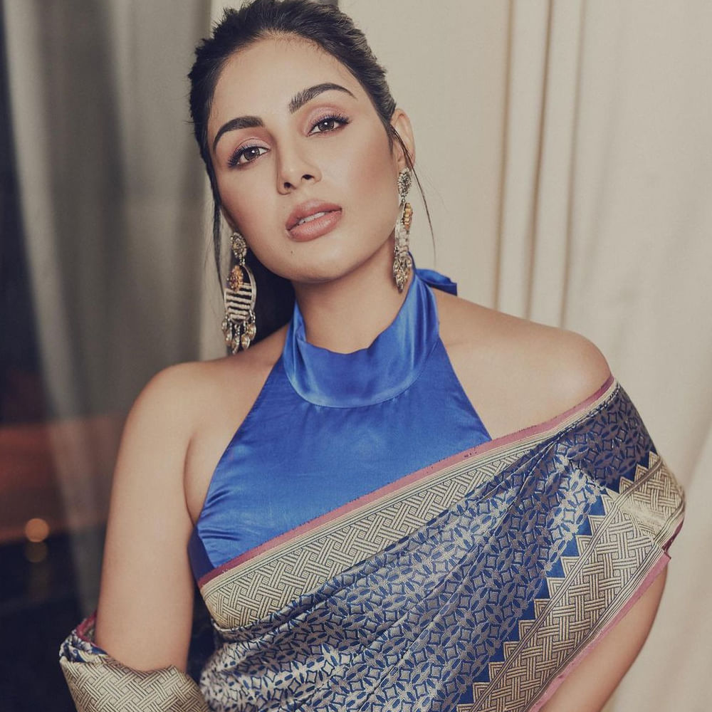 పవర్ స్టార్ పవన్ కళ్యాణ్, రానా దగ్గుబాటి కలిసి నటించిన చిత్రం భీమ్లానాయక్. బాక్సాఫీస్ వద్ద ఈ మూవీకి మంచి రెస్పాన్స్ వచ్చింది. ఇందులో నిత్యామీనన్, సంయుక్త మీనన్ కథానాయికలుగా నటించారు. అయితే ఈ సినిమాతోనే తెలుగు తెరకు పరిచయమైంది సంయుక్త. ఈ చిత్రంలో రానా భార్యగా కనిపించి నటనపరంగా ప్రశంసలు అందుకున్నారు. 	