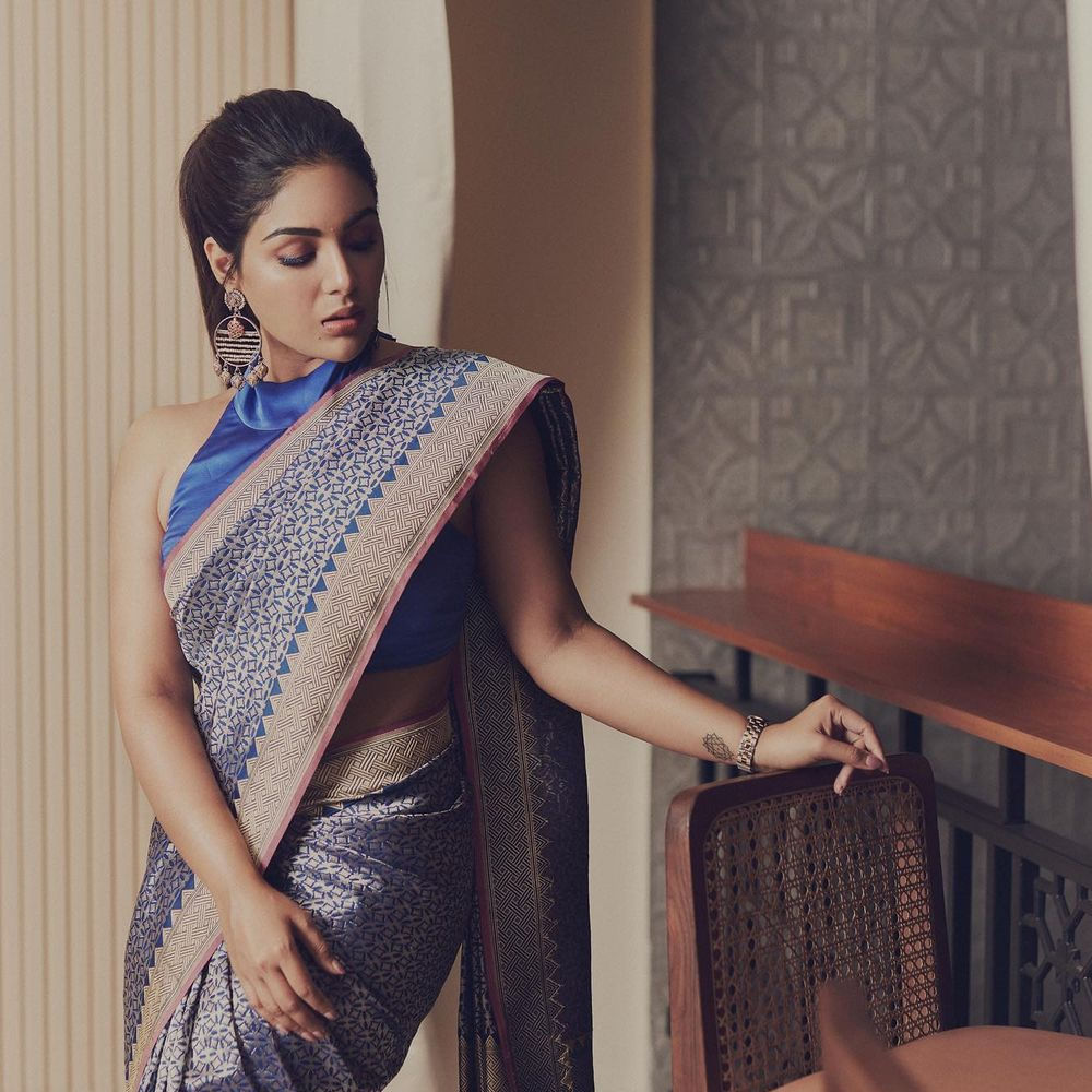 పవర్ స్టార్ పవన్ కళ్యాణ్, రానా దగ్గుబాటి కలిసి నటించిన చిత్రం భీమ్లానాయక్. బాక్సాఫీస్ వద్ద ఈ మూవీకి మంచి రెస్పాన్స్ వచ్చింది. ఇందులో నిత్యామీనన్, సంయుక్త మీనన్ కథానాయికలుగా నటించారు. అయితే ఈ సినిమాతోనే తెలుగు తెరకు పరిచయమైంది సంయుక్త. ఈ చిత్రంలో రానా భార్యగా కనిపించి నటనపరంగా ప్రశంసలు అందుకున్నారు. 	