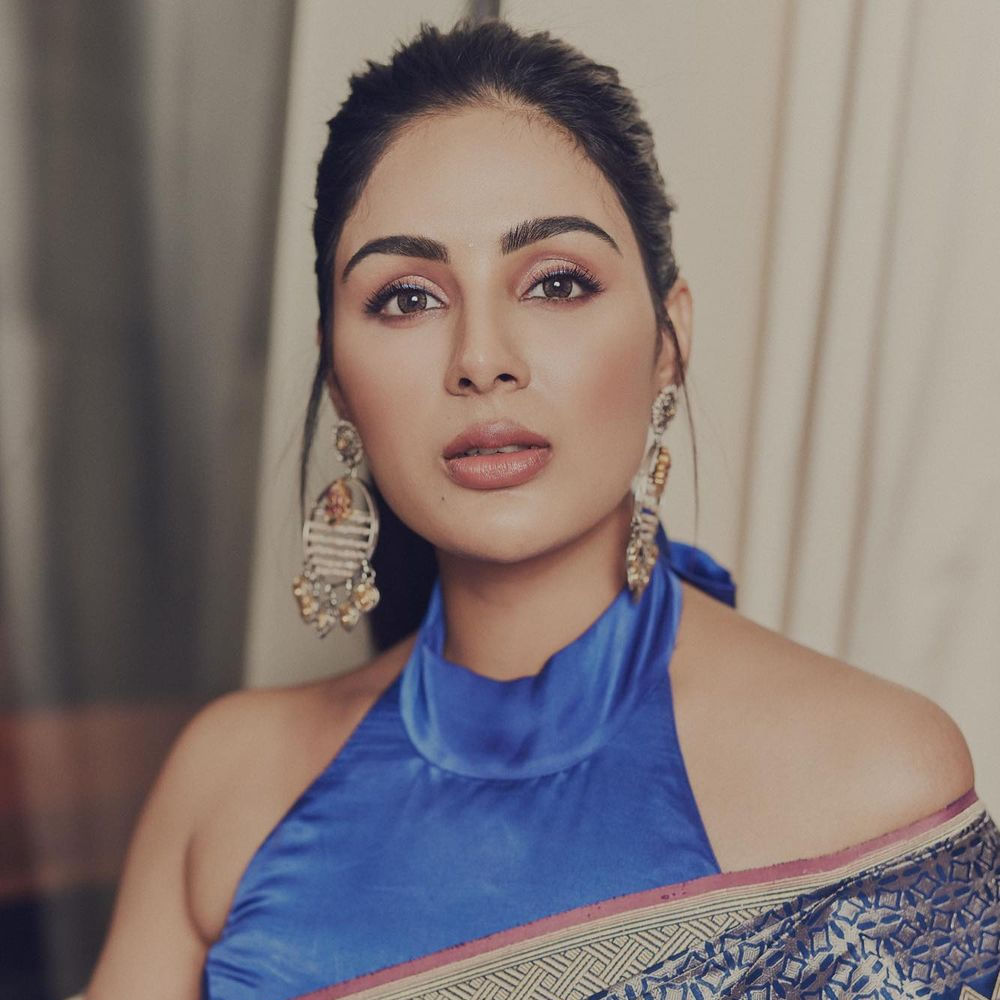 పవర్ స్టార్ పవన్ కళ్యాణ్, రానా దగ్గుబాటి కలిసి నటించిన చిత్రం భీమ్లానాయక్. బాక్సాఫీస్ వద్ద ఈ మూవీకి మంచి రెస్పాన్స్ వచ్చింది. ఇందులో నిత్యామీనన్, సంయుక్త మీనన్ కథానాయికలుగా నటించారు. అయితే ఈ సినిమాతోనే తెలుగు తెరకు పరిచయమైంది సంయుక్త. ఈ చిత్రంలో రానా భార్యగా కనిపించి నటనపరంగా ప్రశంసలు అందుకున్నారు. 	