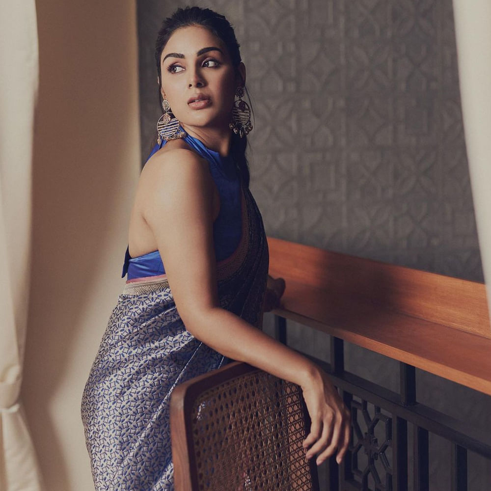 పవర్ స్టార్ పవన్ కళ్యాణ్, రానా దగ్గుబాటి కలిసి నటించిన చిత్రం భీమ్లానాయక్. బాక్సాఫీస్ వద్ద ఈ మూవీకి మంచి రెస్పాన్స్ వచ్చింది. ఇందులో నిత్యామీనన్, సంయుక్త మీనన్ కథానాయికలుగా నటించారు. అయితే ఈ సినిమాతోనే తెలుగు తెరకు పరిచయమైంది సంయుక్త. ఈ చిత్రంలో రానా భార్యగా కనిపించి నటనపరంగా ప్రశంసలు అందుకున్నారు. 	