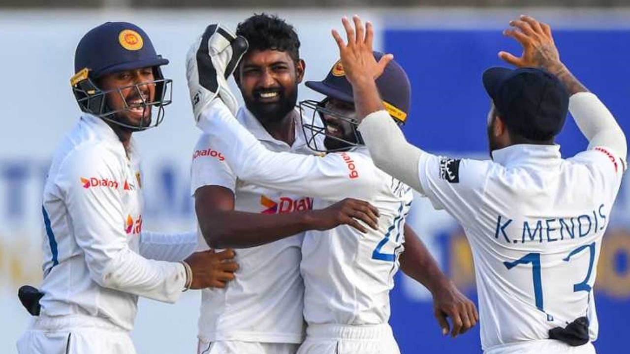 అదేంటని అనుకుంటున్నారా.? బోర్డర్ గవాస్కర్ ట్రోఫీలోని మిగిలిన రెండు టెస్టులను భారత్ గెలిచి.. లంకేయులు న్యూజిలాండ్‌తో జరిగే టెస్ట్ సిరీస్‌ను క్లీన్ స్వీప్ చేస్తే.. డబ్ల్యూటీసీ ఫైనల్‌లో టీమిండియా వెర్సస్ శ్రీలంక అవుతుంది. 