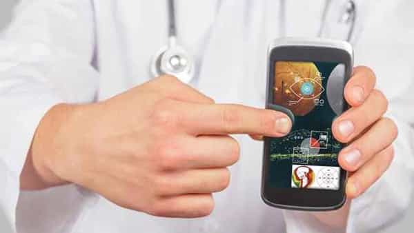 Smart Phones: మీరు మొబైల్ ఫోన్ను వాడుతున్నారా? ఈ వ్యాధుల బారిన ప్రమాదం ఉంది..!