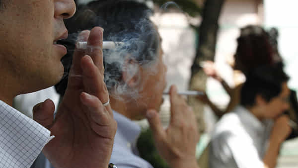 Lung Cancer: ధూమపానం చేయని వారు కూడా ఊపిరితిత్తుల క్యాన్సర్ బారినపడుతున్నారు..! WHO హెచ్చరిక..!