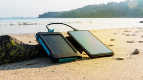 Solar Mobile Charger: జర్నీలో మొబైల్ ఛార్జింగ్ కోసం పరుగులు పెడుతున్నారా..  ఇది మీ వద్ద ఉంటే నో టెన్షన్.. కేవలం రూ. 399తో..