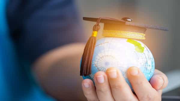 National Overseas Scholarship: విదేశాలలో చదువుకోవాలనుకొనే వారికి స్కాలర్షిప్.. ఇప్పుడే రిజిస్ట్రేషన్ చేసుకోండి..