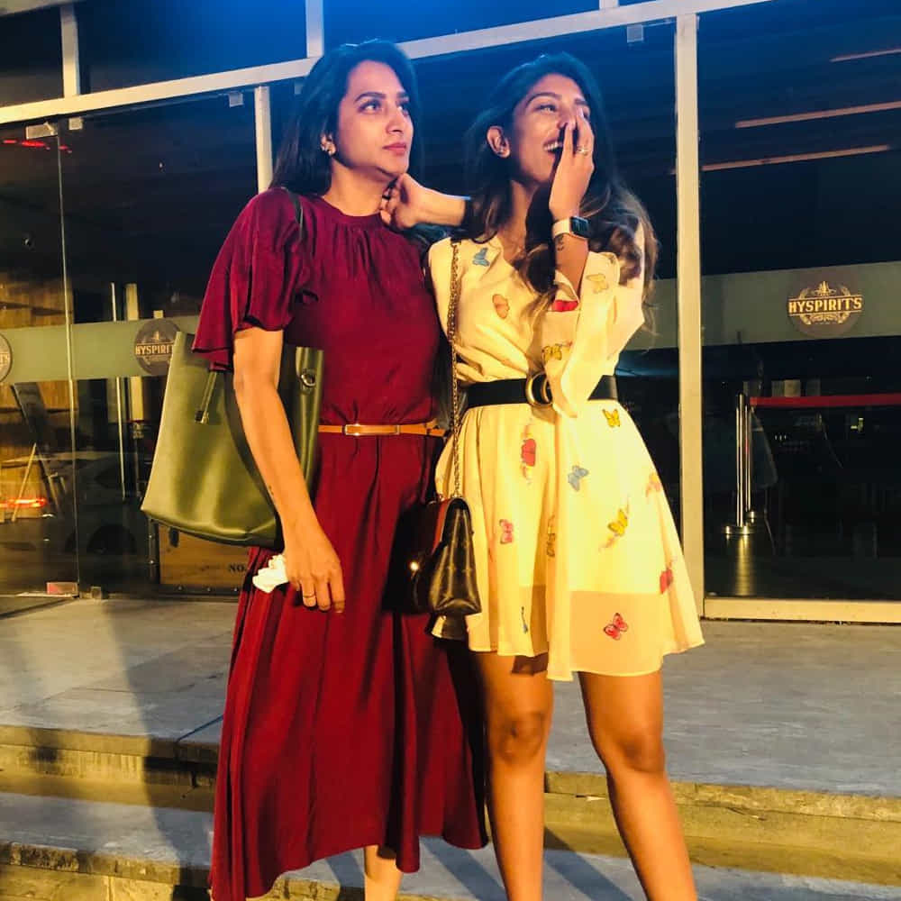 టాలీవుడ్ క్యారెక్టర్ ఆర్టిస్టుల్లో కెల్లా సురేఖా వాణి క్రేజ్ వేరు. అందానికి తోడు తనదైన నటనతో ఆడియన్స్ ఫాలోయింగ్ పెంచుకుంది సురేఖా. తల్లి, అక్క, వదిన పాత్రల్లో నటించి ఎన్నో సినిమాల విజయాల్లో భాగమైన ఈ నటి..