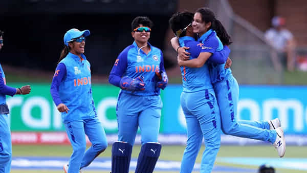 IND vs IRE, WT20: సెమీస్ చేరిన భారత్.. కీలక మ్యాచ్లో ఘన విజయం.. హాఫ్ సెంచరీతో దుమ్మురేపిన మంధాన..