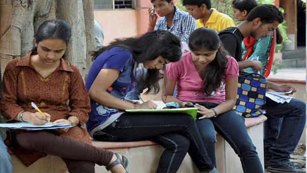 TSPSC Group- 3 Exam Date: తెలంగాణ గ్రూప్-3కి భారీగా వచ్చిన దరఖాస్తులు.. ఒక్కో పోస్టుకు 390 మంది పోటీ