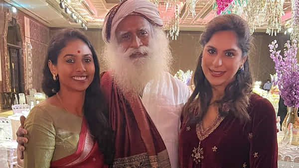 Upasana-RamCharan: కుమార్తెలతో సద్గురు.. ఆసక్తికర పోస్ట్ చేసిన ఉపాసన.. దత్త పుత్రికనంటూ..