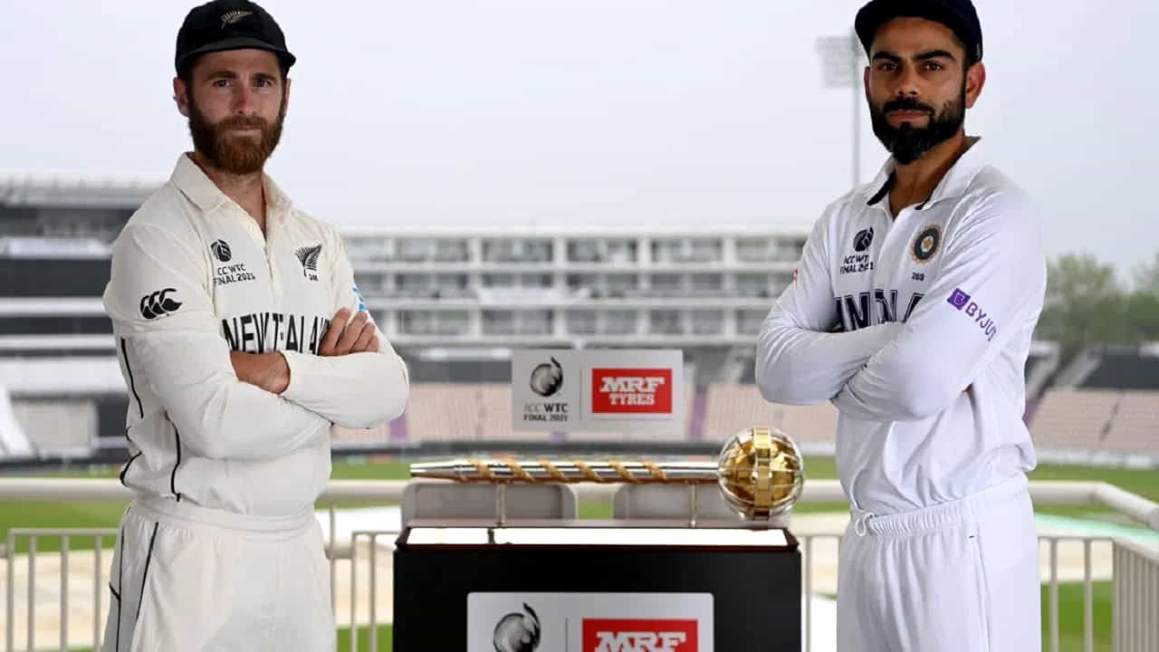 ఐసిసి వరల్డ్ టెస్ట్ ఛాంపియన్షిప్ తొలి ఫైనల్(2021)లో న్యూజిలాండ్ చేతిలో భారత్ ఓటమిని చవిచూడాల్సి వచ్చిందని మనందరికీ తెలుసు. మరి ఈసారి కూడా టీమ్ ఇండియా ఫైనల్స్కు చేరుకునే రేసులో ఉంది. అన్నీ కలిసి వస్తే ఈసారి ఫైనల్లో ఆస్ట్రేలియాతో టీమిండియా తలపడవచ్చు.