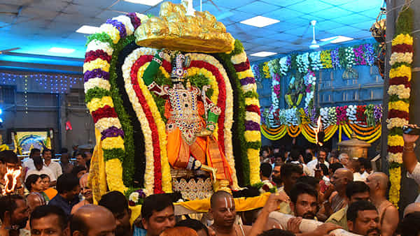 Telangana: నేటినుంచి యాదాద్రి లక్ష్మీ నరసింహస్వామి బ్రహ్మోత్సవాలు.. ఆలయ పునః ప్రారంభం తర్వాత తొలిసారి.. భారీగా ఏర్పాట్లు..