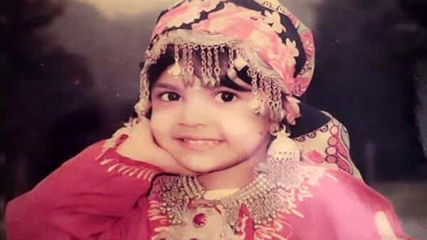 Actress: ఈ క్యూట్ లిటిల్ డాల్ ఇప్పుడు సౌత్ లో స్టార్ హీరోయిన్.. కుర్రాళ్ల కలల రాణి.. ఎవరో కనిపెట్టారా..