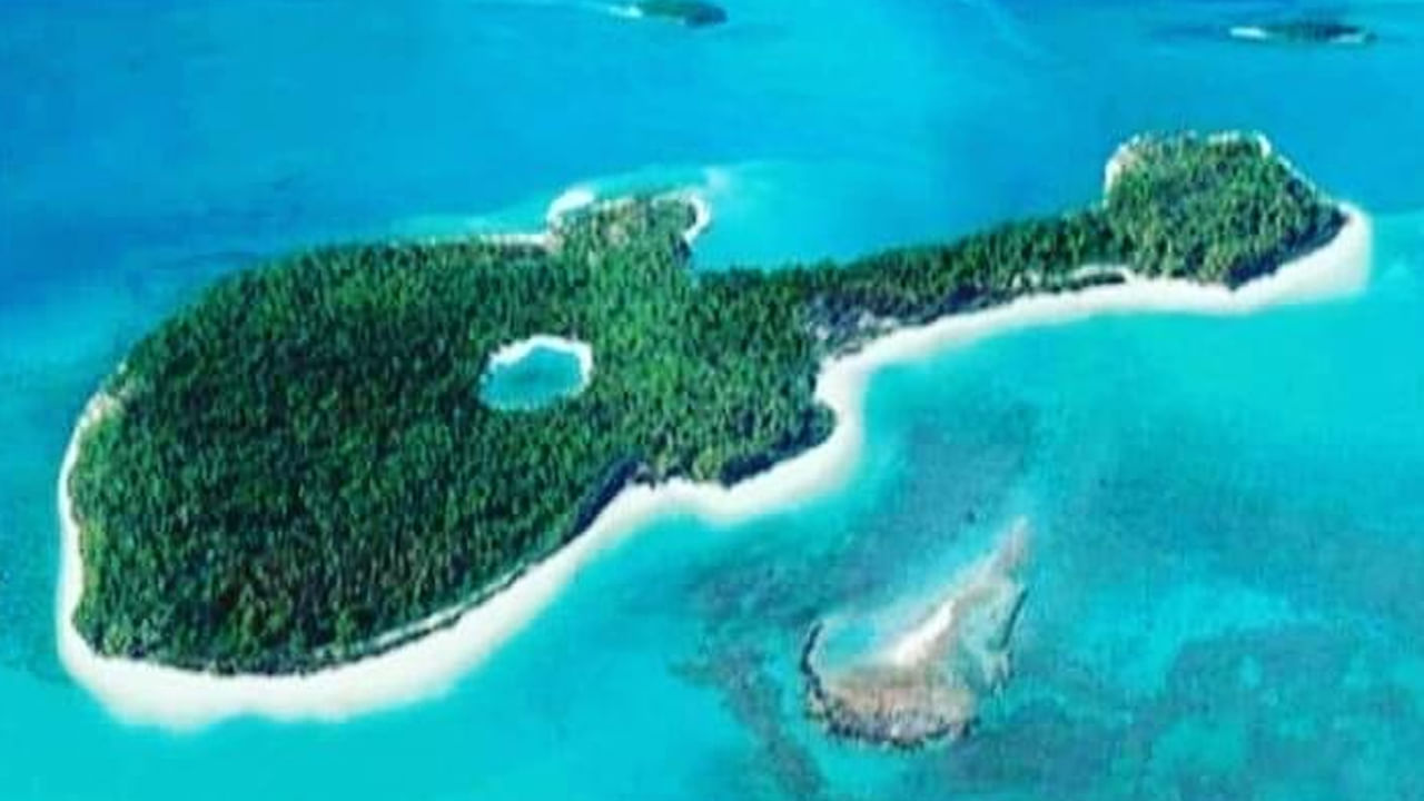 Andaman Nicobar Islands : అండమాన్- నికోబార్ ద్వీపం: అండమాన్ మరియు నికోబార్ ప్రసిద్ధ పర్యాటక కేంద్రం. పచ్చని అడవుల్లో, బీచ్‌లో నడవాలంటే ఉండే మజా వేరు.  మీకు అడ్వెంచర్ యాక్టివిటీస్ అంటే ఇష్టం ఉంటే ఇక్కడ స్కూబా డైవింగ్, స్నార్కెలింగ్ కూడా చేయవచ్చు.