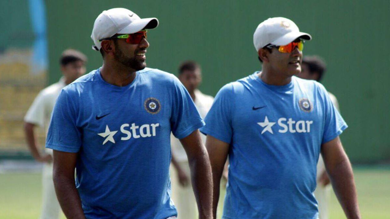 భారత స్టార్ బౌలర్ అశ్విన్ నాలుగో టెస్టులో భారత గ్రేట్ బౌలర్ అనిల్ కుంబ్లే రికార్డును బద్దలు కొట్టగలడు. కుంబ్లే రికార్డును బద్దలు కొట్టాలంటే అశ్విన్ నాలుగో టెస్టులో కనీసం 5 వికెట్లు పడగొట్టాల్సి ఉంది.