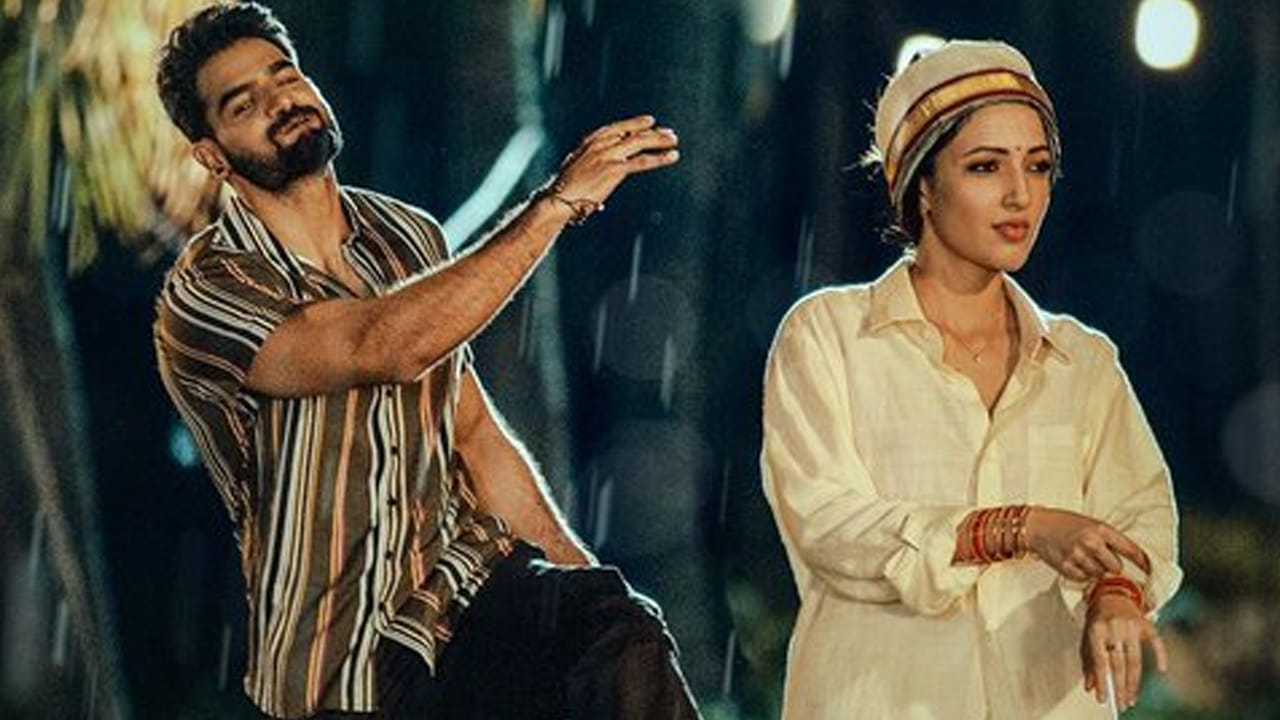 Bedurulanka: 'బెదురులంక 2012' నుంచి ఫస్ట్ సింగిల్ రిలీజ్.. ఆకట్టుకుంటున్న 'వెన్నెల్లో ఆడపిల్ల' రొమాంటిక్ సాంగ్ విన్నారా ?..