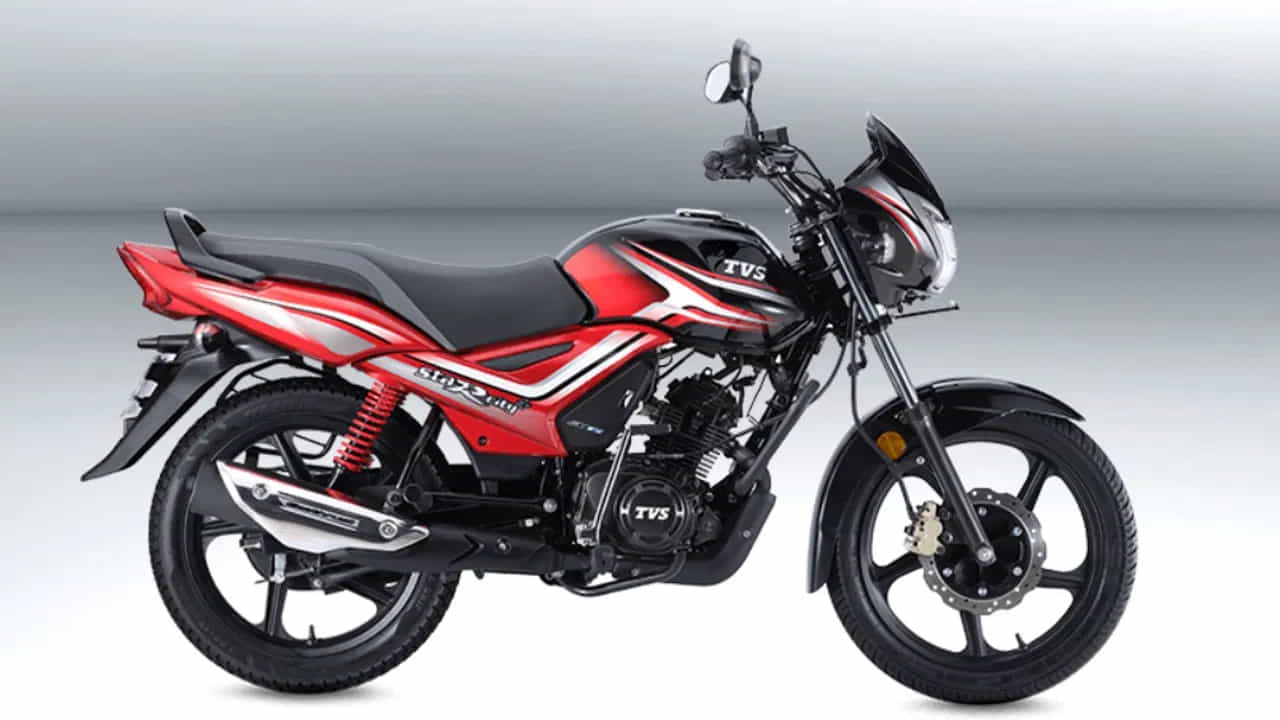 TVS స్టార్ సిటీ ప్లస్: ఈ బైక్లో 109.7సీసీ ఇంజిన్ అమర్చబడి ఉంది. దీని ప్రారంభ ధర 70 వేల రూపాయలు. ఈ బైక్ ఒక లీటర్ పెట్రోల్లో 70-80 కిమీ మైలేజీని ఇస్తుంది.ఈ బైక్ 8.7 @ 4500 టార్క్ను ఉత్పత్తి చేస్తుంది.