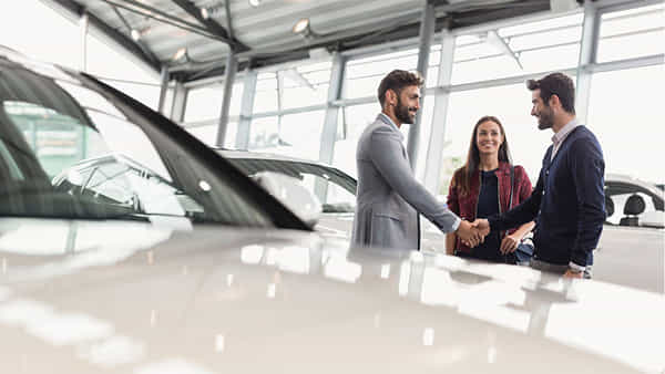 Car Buying Tips: కొత్త కారు కొనాలని చూస్తున్నారా..? ఈ విషయాలను గుర్తుపెట్టుకోకపోతే.. పూర్తిగా మోసపోవడం ఖాయం..!