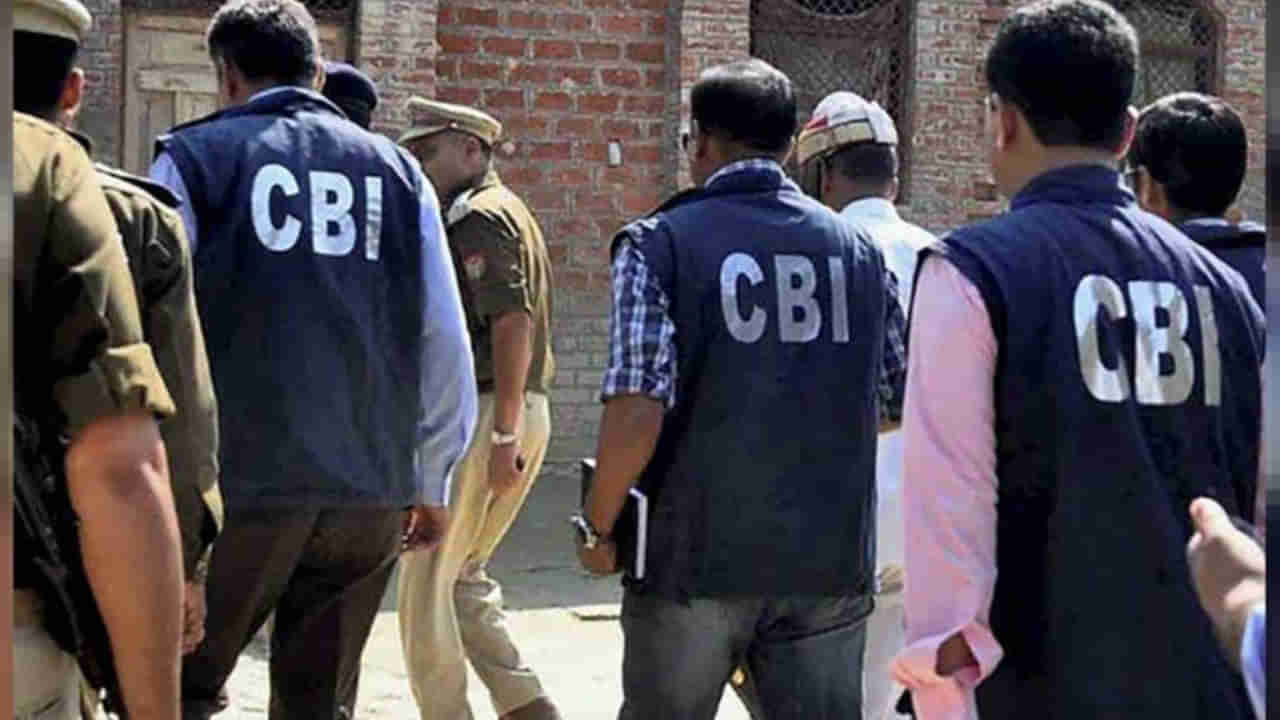 CBI Raids: మాజీ ముఖ్యమంత్రి నివాసంపై సీబీఐ దాడులు.. కీలక ఆధారాలు లభ్యం