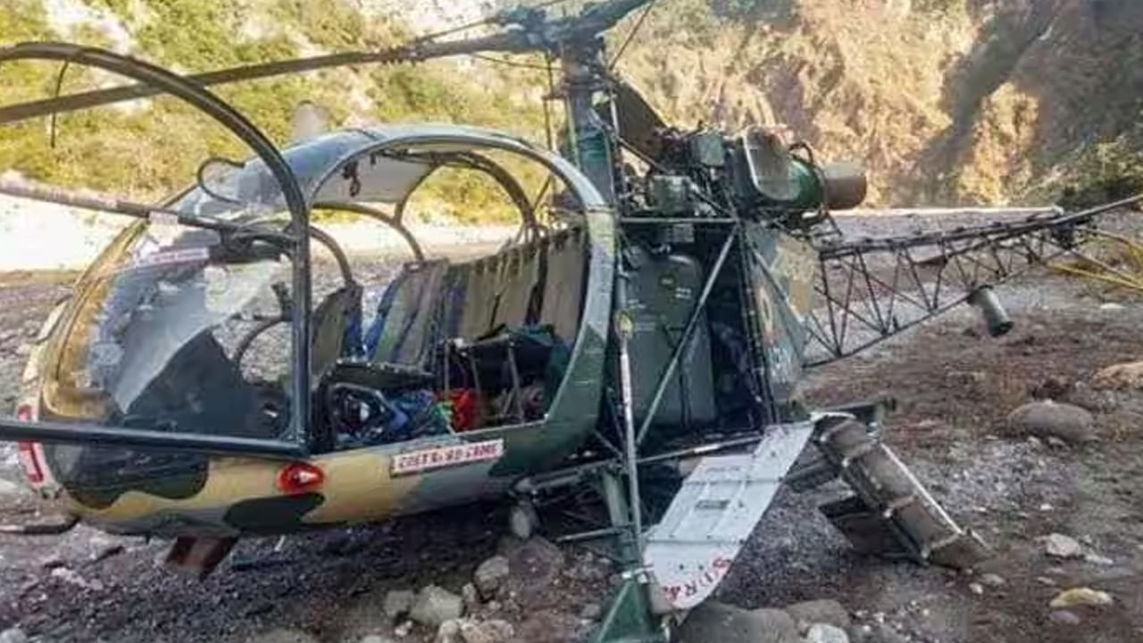 Indian Army Helicopter Crash: కుప్పకూలిన ఇండియన్ ఆర్మీ హెలికాప్టర్.. అరుణాచల్ ప్రదేశ్‌లో ఘటన..