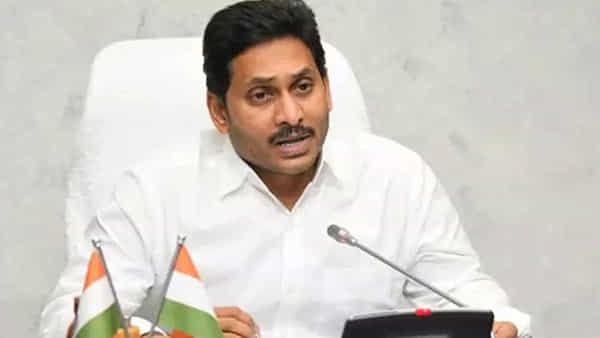 Andhra Pradesh: హౌసింగ్ స్కీమ్పై సీఎం జగన్ సమీక్ష.. ఇళ్ల నిర్మాణం త్వరగా పూర్తి చేయాలని ఆదేశం..