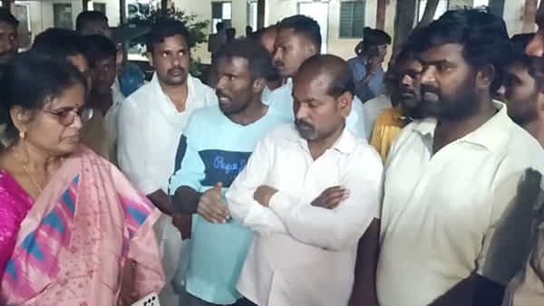 Telangana: నాగర్ కర్నూల్ జిల్లాలో విషాదం.. క్లాస్రూమ్లోనే ఏడవ తరగతి విద్యార్థిని ఆత్మహత్య.. చున్నీతో..
