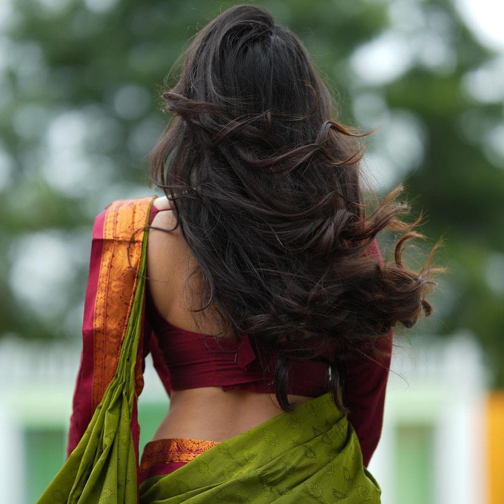 డబ్ స్మాష్ వీడియోలతో మంచి గుర్తింపును అందుకున్న ఈ బ్యూటీ బిగ్ బాస్ లో కూడా అవకాశాన్ని అందుకుంది. వెండితెరపై కూడా నటించింది.