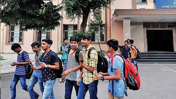 Andhra Pradesh: డిప్లొమా పూర్తైన విద్యార్థులకు 24, 25 తేదిల్లో జాబ్ మేళా.. పూర్తి వివరాలు