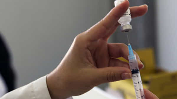 HIV: హెచ్ఐవీ పేషెంట్కు ఇచ్చిన సిరంజితో చిన్నారులకు ఇంజెక్షన్.. ఏడాది చిన్నారికి పాజిటివ్.. ఆందోళనలో తల్లిదండ్రులు
