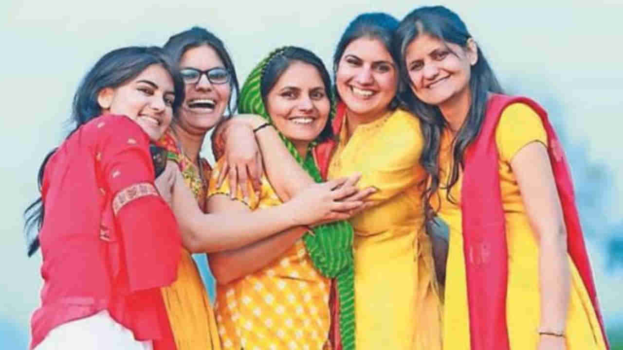 Womens Day: రైతుకు ఐదుగురు కూతుర్లే.. అందరూ ఐఏఎస్ ఆఫీసర్లే.. నేటి యువతకు స్ఫూర్తి ఈ అక్కచెల్లెలు