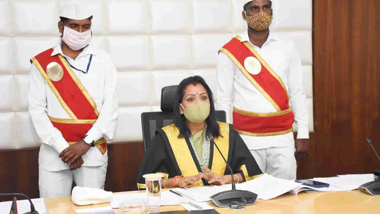 GHMC: ఫేక్‌ బర్త్, డెత్ సర్టిఫికెట్లపై GHMC మేయర్‌ సీరియస్.. అత్యవసర భేటీకి ముందే అధికారులను చాంబర్‌కు పిలిచి ఫైర్