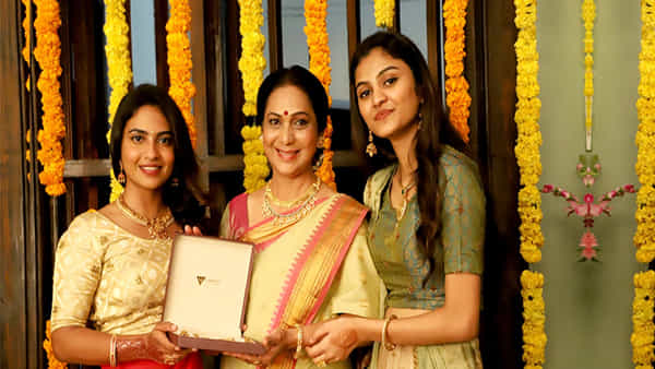 Gold Price Today: మగువలకు గుడ్ న్యూస్.. భారీగా తగ్గిన బంగారం, వెండి ధరలు.. తెలుగు రాష్ట్రాల్లో ఎలా ఉన్నాయంటే?
