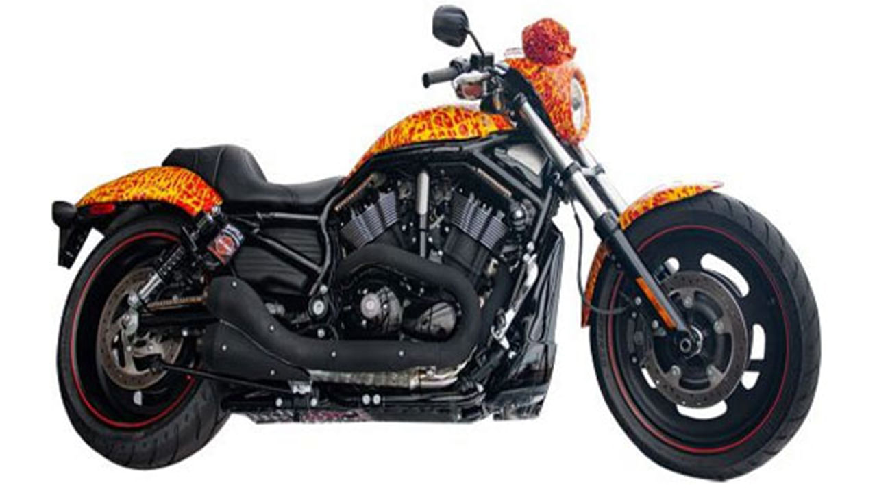 Harley Davidson Cosmic Star- హార్లే డేవిడ్‌సన్ కాస్మిక్ స్టార్‌షిప్ బైక్‌లు కూడా ఖరీదైన బైక్‌ల జాబితాలో చోటు దక్కించుకున్నాయి.  బైక్ హైలైట్ దాని పెయింట్.  దీని ధర 12 కోట్ల రూపాయలు.