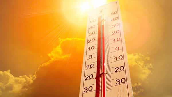 Summer Precautions: పెరుగుతున్న ఎండల నేపథ్యంలో కేంద్రం అలర్ట్.. గుండె రోగులను ట్రాక్ చేయాలని రాష్ట్రాలకు ఆరోగ్య కార్యదర్శి లేఖ